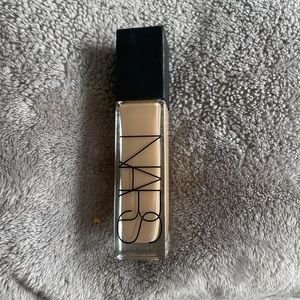 nars long wear radiant foundation mont blanc